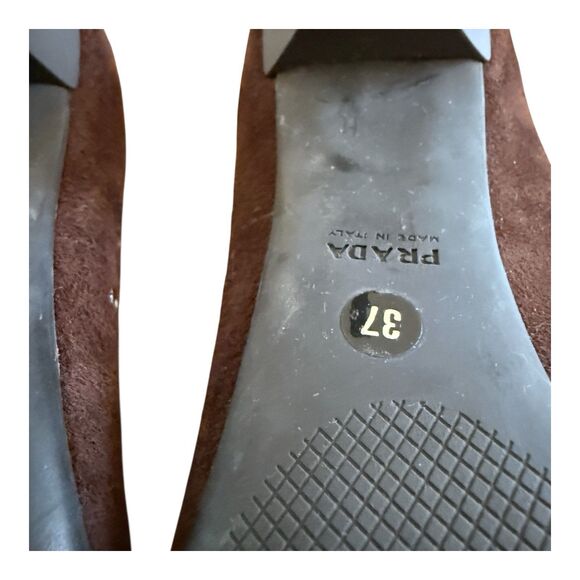 PRADA Brown Suede Black Patent Leather Cap Toe Pumps Heels Size EU 37 - Picture 10 of 10